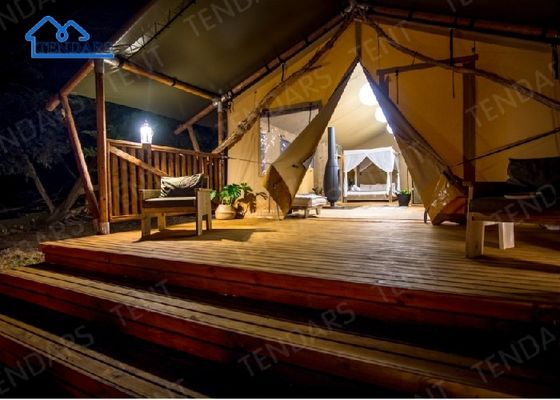 Tenda glamping dalam hutan