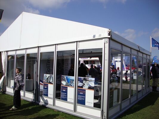 Panel dinding kaca 10x20m G Series A-Frame Marquee Tenda pesta Tembok kaca tempered Pameran Pameran perdagangan